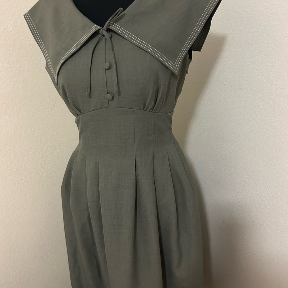 Green Pleated Tie Front Midi Dress